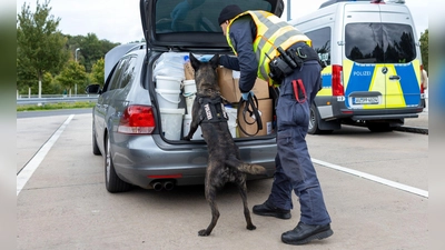 In Unterfranken geht die Polizei derzeit besonders gegen Drogenkonsum am Steuer vor.  (Foto: Julien Becker/dpa)