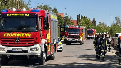 Zahlreiche Einsatzkräfte aus der Umgebung wurden in die Westsiedlung alarmiert. (Foto: Feuerwehr Bad Windsheim )