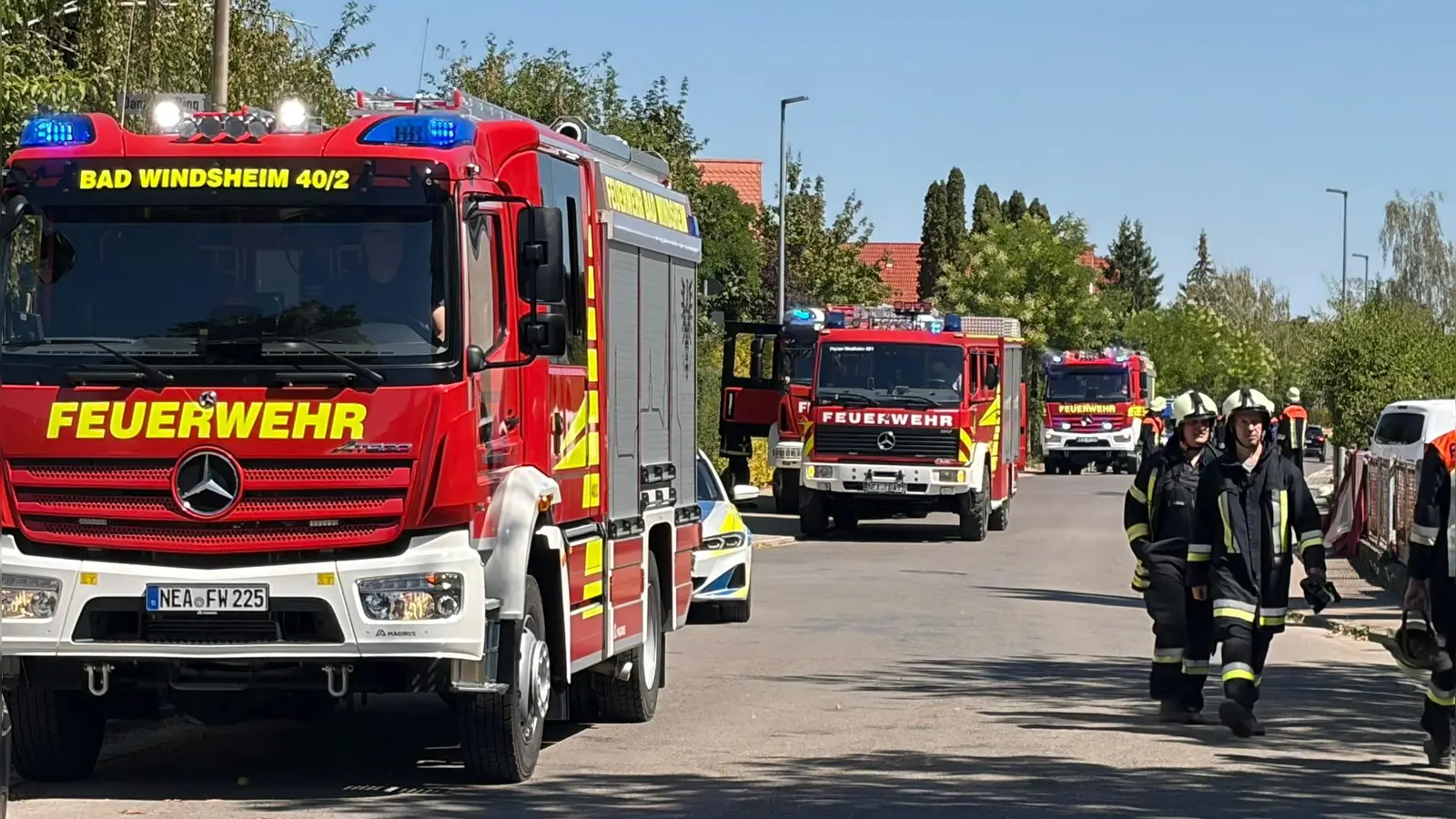 Zahlreiche Einsatzkräfte aus der Umgebung wurden in die Westsiedlung alarmiert. (Foto: Feuerwehr Bad Windsheim )