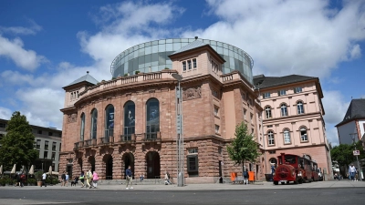 Die Fachzeitschrift „Opernwelt“ hat das Staatstheater Mainz zum Opernhaus des Jahres ernannt. (Archivbild) (Foto: Arne Dedert/dpa)