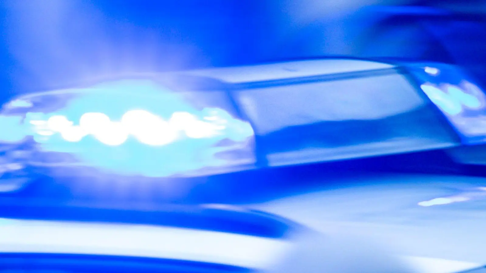 Die Polizei ermittelt zu den Hintergründen des Unfalls. (Symbolbild) (Foto: Jens Büttner/dpa)
