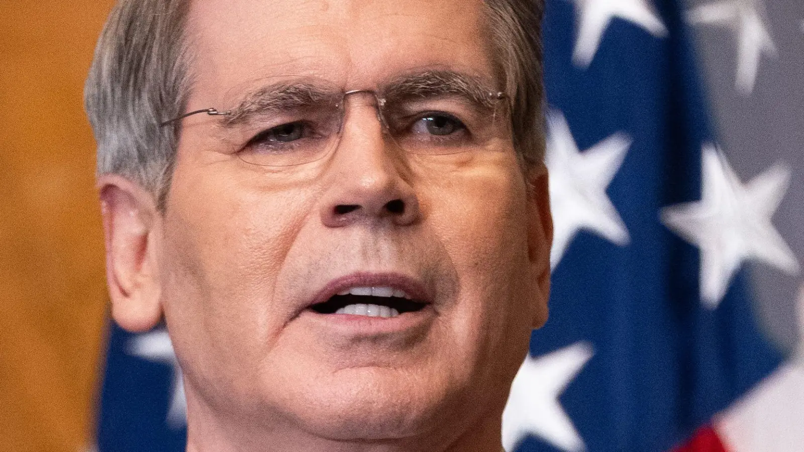 US-Finanzminister Bessent hat Details des US-„Wirtschaftskriegs“ gegen den Iran bekanntgegeben. (Archivfoto) (Foto: Allison Robbert/FR172296 AP/AP/dpa)