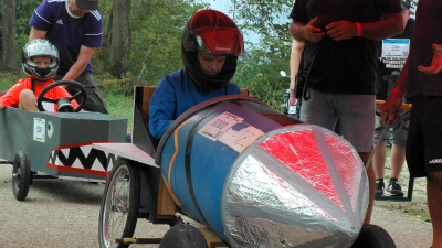 Preise gab es nicht nur für die schnellsten Fahrzeuge, sondern auch die kreativste Gestatung. (Foto: Albrecht Flierl)