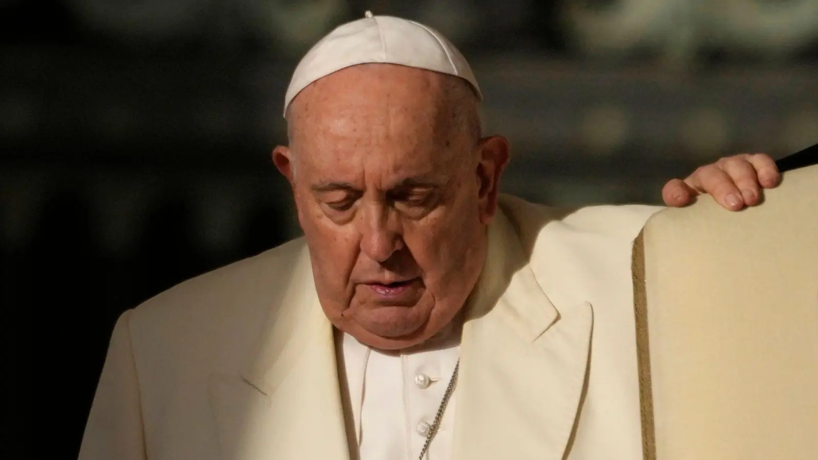 Papst Franziskus wird im Dezember 87 Jahre alt. (Foto: Andrew Medichini/AP/dpa)