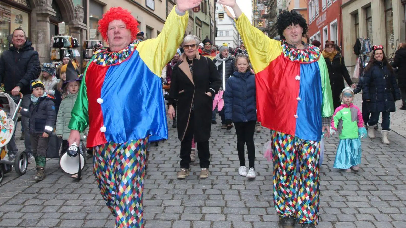 Wie bereits 2023 startet der Kinderfasching des TSV 2000 Rothenburg mit einem Umzug durch die Stadt. (Foto: TSV 2000)