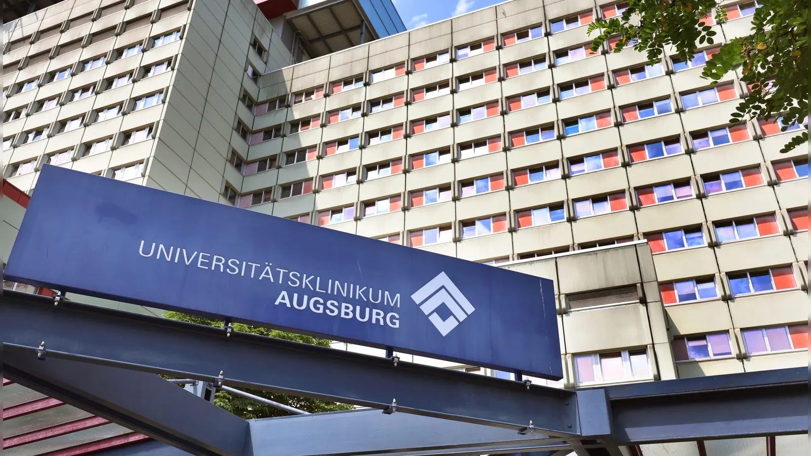 Frauen, die Opfer sexualisierter Gewalt geworden sind, können im Augsburger Uniklinikum das Angebot der anonymen Spurensicherung nutzen. (Foto: Karl-Josef Hildenbrand/dpa)