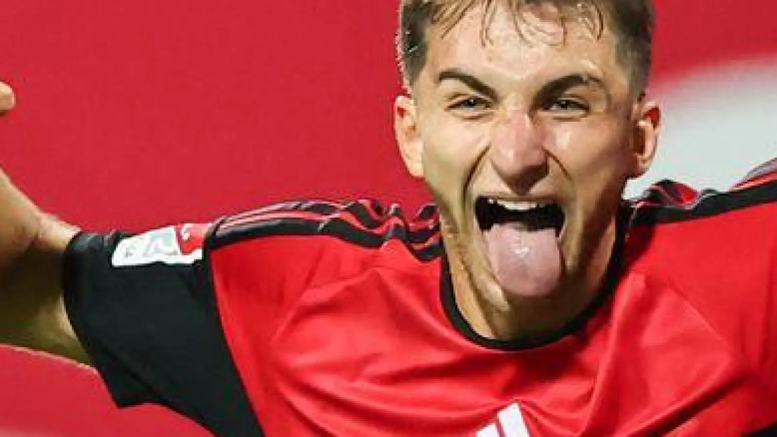 Die Nürnberger hatten bei ihrem Flutlichtspiel beste Laune. (Foto: Daniel Karmann/dpa)