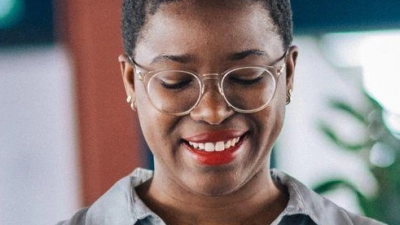 Selbstwert stärken: Eine Erfolgsliste mit erreichten Zielen und positiven Rückmeldungen hilft, das eigene Potenzial realistischer einzuschätzen. (Foto: Zacharie Scheurer/dpa-tmn)