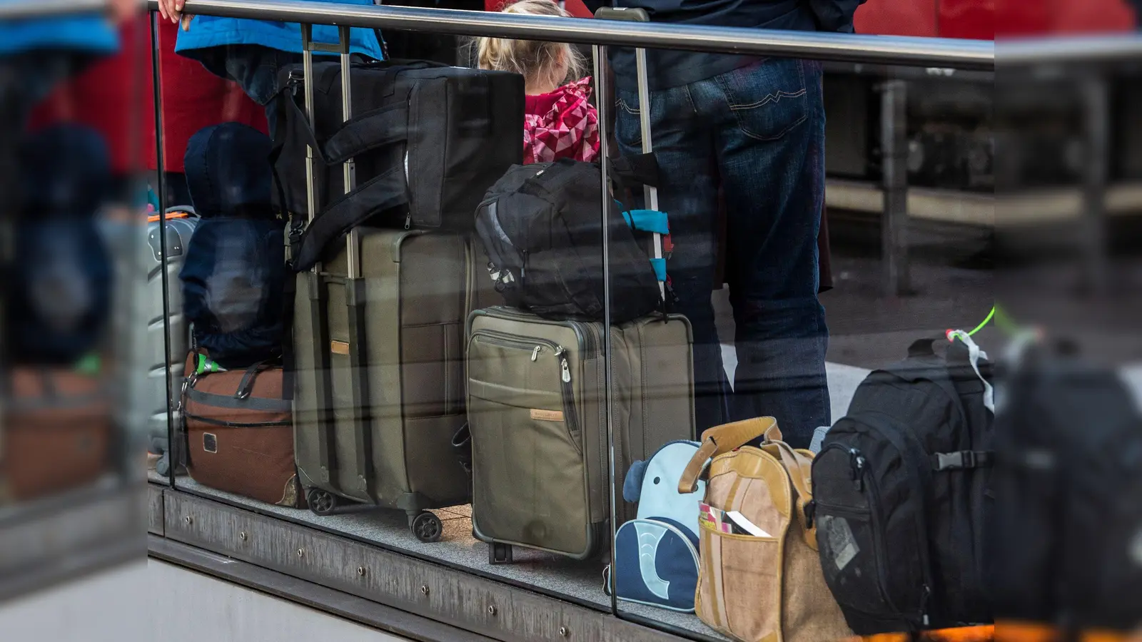 Zankapfel Familienreservierung - wird die Petition die Bahn umstimmen? (Symbolbild) (Foto: Paul Zinken/dpa)