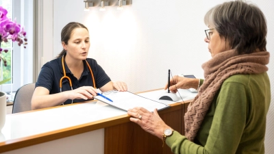 Was genau kostet&#39;s? Darüber muss die Arztpraxis bei individuellen Gesundheitsleistungen aufklären.  (Foto: Benjamin Nolte/dpa-tmn)