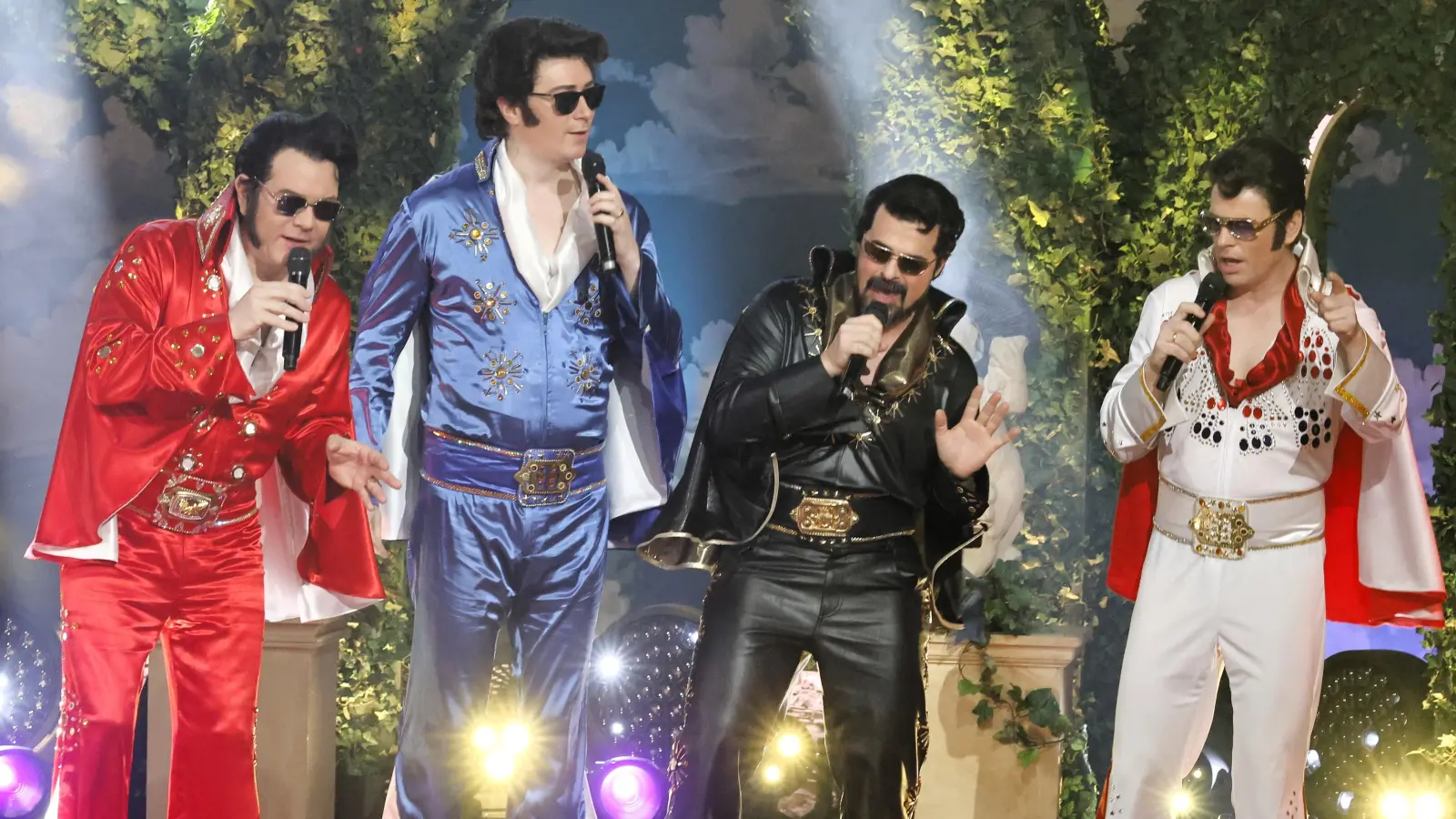 Danach bringt die A-cappella-Band das Publikum mit Elvis-Hits in „fränkische Ekstase”, wie der Sitzungspräsident meint: Viva Voce aus Ansbach, „dem fränkischen Nashville”. (Foto: Reinhard Zichy)