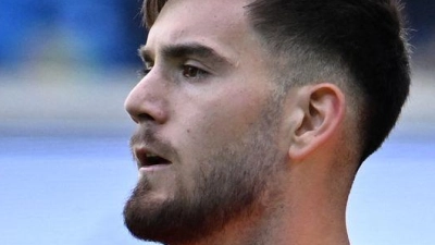 Stuttgarts Torwart Dennis Seimen feierte an alter Wirkungsstätte sein Bundesliga-Debüt. (Foto: Swen Pförtner/dpa)