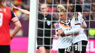 Traf zum 1:0: Nicole Anyomi. (Foto: Daniel Karmann/dpa)