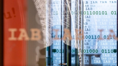 Das IAB-Arbeitsmarktbarometer ist zum zweiten Mal in Folge leicht gestiegen (Symbolbild).  (Foto: Daniel Karmann/dpa)