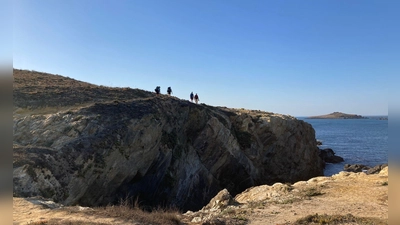 Auf dem Fischerpfad, einem beliebten Fernwanderweg an der Alentejo-Küste, sind fast rund ums Jahr Wanderer unterwegs. (Foto: Friedemann Kohler/dpa)