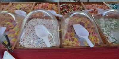 Auch Naschkatzen kommen beim Herbstmarkt in Dietenhofen auf Ihre Kosten. (Foto: Yvonne Neckermann)