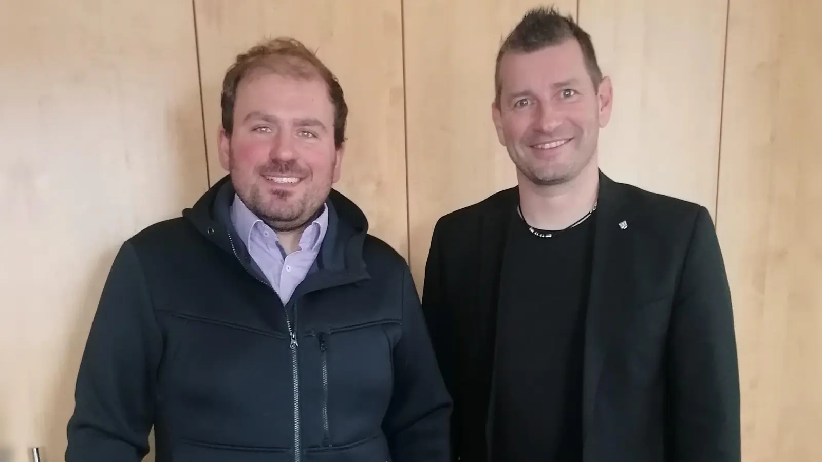 Die Wählergemeinschaft Matzmannsdorf-Schlierberg hat als Listenführer Andreas Ziehr (links) und als Bürgermeisterkandidat Simon Schäffler nominiert. (Foto: Friedrich Zinnecker)