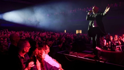 Unheilig sind zurück auf der Bühne. (Foto: Jan Woitas/dpa)