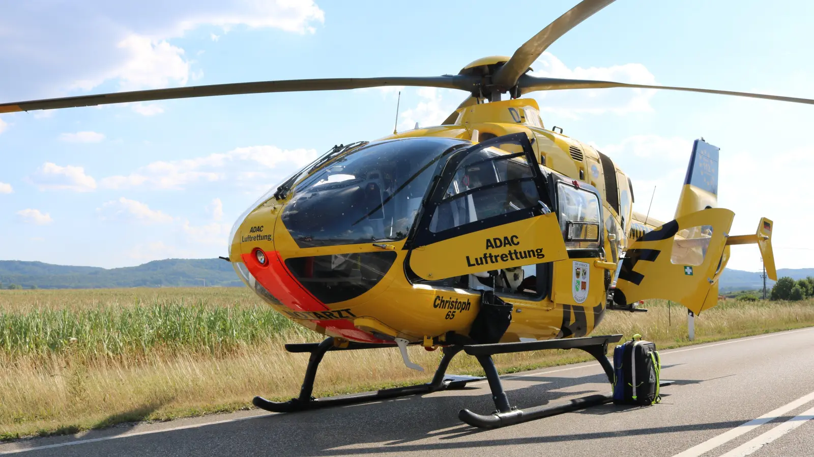 Ein Lkw-Fahrer wurde am Montag mit einem Rettungshubschrauber ins Krankenhaus gebracht. (Symbolbild: Bastian Lauer)