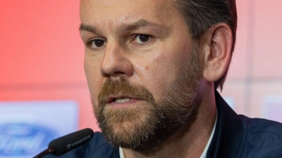 Sportdirektor Thomas Kessler muss beim 1. FC Köln die Trainerfrage klären (Foto: Rolf Vennenbernd/dpa)