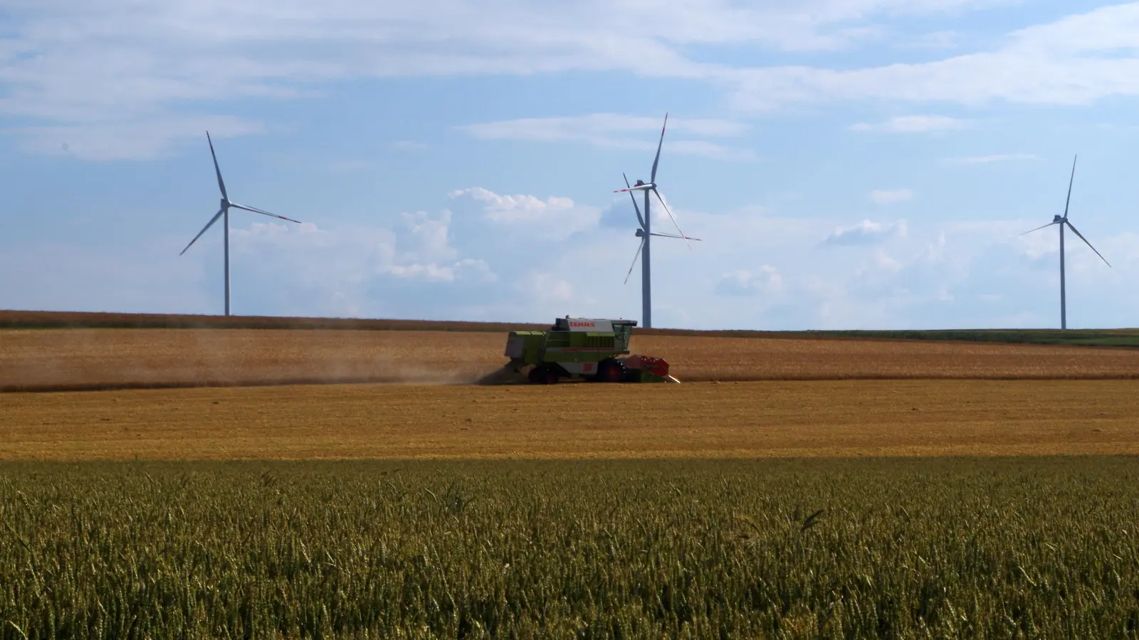 Ob Frühling, Sommer, Herbst oder Winter: Damit die Windräder rund um Uffenheim nicht mehr stillstehen müssen, soll künftig grüner Wasserstoff produziert werden. (Archivfoto: Heinz Wraneschitz)