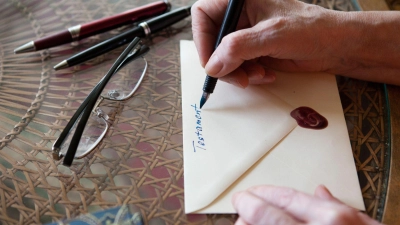 Ein klar geregelter Nachlass verhindert Streit unter Angehörigen. Darum sollte ein Testament möglichst früh aufgesetzt werden. (Foto: Silvia Marks/dpa-tmn)