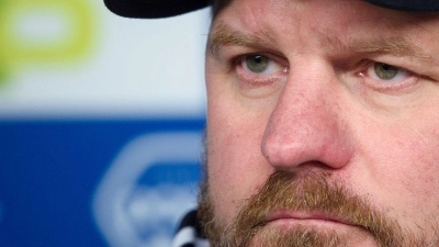 Steffen Baumgart nimmt an einer Pressekonferenz zu seiner Vorstellung als Cheftrainer des Hamburger SV teil. (Foto: Gregor Fischer/dpa)