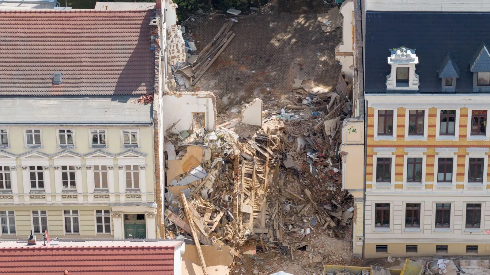 Nach dem Hauseinsturz in Görlitz gibt es zwei Tatverdächtige. (Archivbild) (Foto: Sebastian Kahnert/dpa)