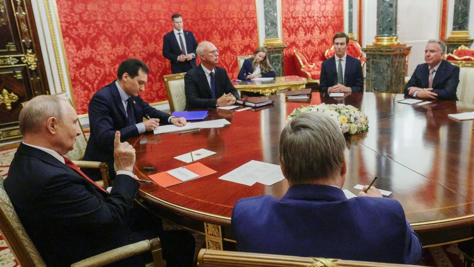 Der Kremlchef hatte Kushner und Witkoff den ganzen Tag warten lassen.  (Foto: Uncredited/Pool Sputnik Kremlin/AP/dpa)