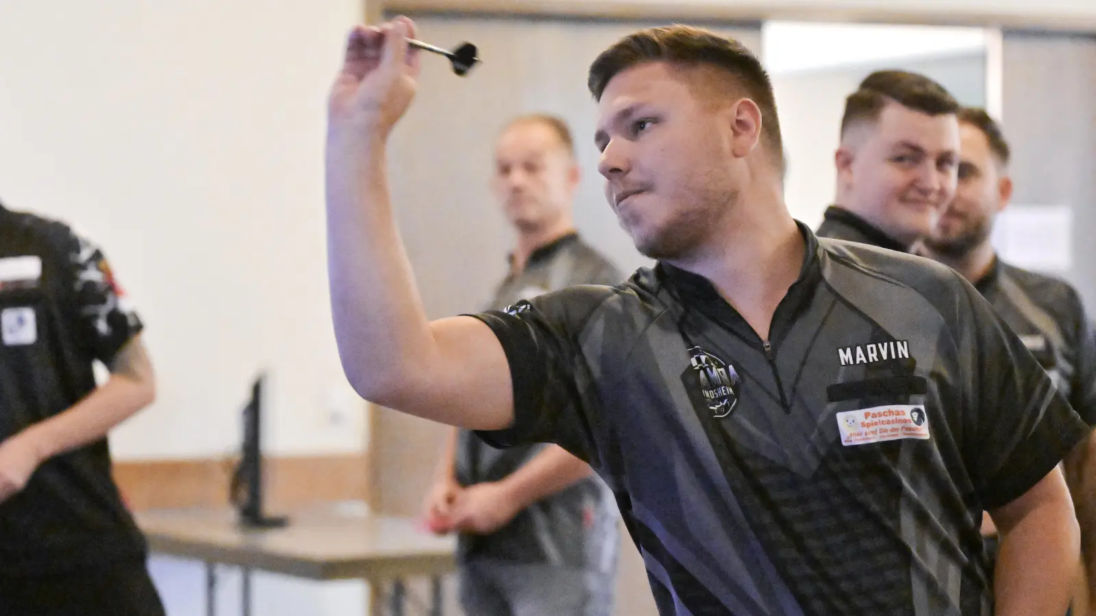 Marvin Kraft (hier bei einem Bundesliga-Einsatz in Bad Windsheim) sicherte sich in Kalkar eine Startberechtigung für die PDC Tour. (Foto: Martin Rügner)