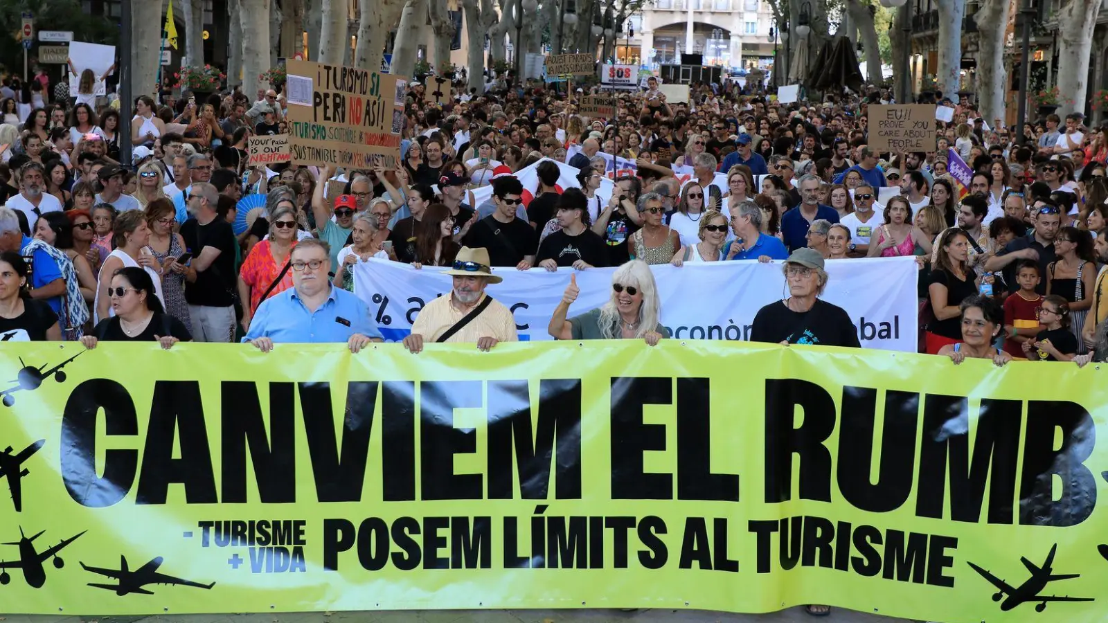 Es gibt immer mehr Proteste gegen Massentourismus. (Foto Archiv) (Foto: Clara Margais/dpa)