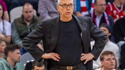 Gordon Herbert fordert in den Playoffs deutlich mehr von seinem Team. (Foto: David Inderlied/dpa)