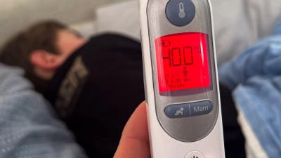 Offiziell ist die Grippewelle in Bayern nun beendet - es gab weniger Fälle. (Symbolbild) (Foto: Julian Stratenschulte/dpa)