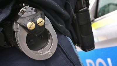 Die gesuchten Männer kamen in eine Justizvollzugsanstalt. (Symbolbild) (Foto: Karl-Josef Hildenbrand/dpa)