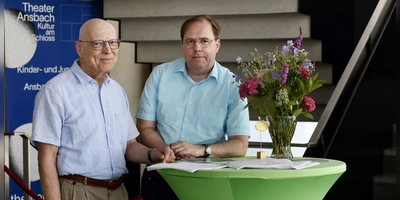 Stellten die neue Saison der Genossenschaft „Theater Ansbach – Kultur am Schloss“ vor: Vorstandsvorsitzender Heribert Schmidt (links) und Intendant Axel Krauße. (Foto: Thomas Wirth)