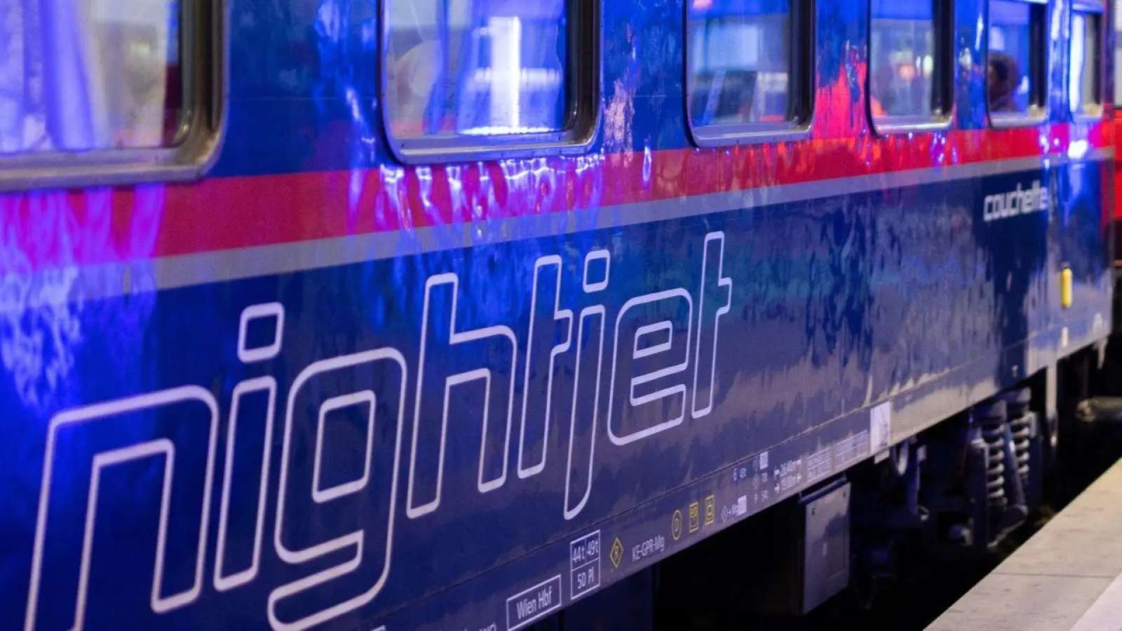 Nightjet-Zug am Wiener Hauptbahnhof. (Foto: Georg Hochmuth/APA/dpa)
