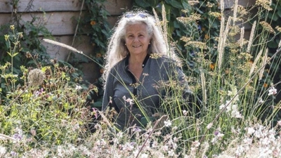 Hanne Roth plant seit mehr als drei Jahrzehnten Blühkonzepte für bayerische Gartenschauen – 2027 auch den Kurpark Bad Windsheim. (Foto: privat)