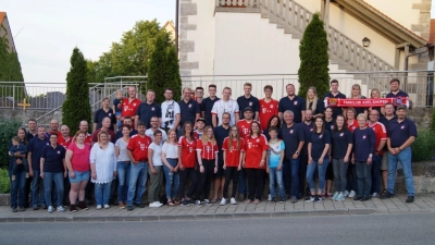 Der Bayern Fanclub Adelshofen freut sich auf schöne Kirchweihtage. (Foto: Bayern Fanclub Adelshofen)