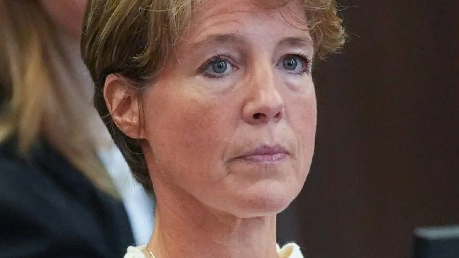 Christina Block reagiert mit Betroffenheit auf Audioaufnahmen von der Entführung ihrer Kinder in der Silvesternacht 2023/24. (Foto: Marcus Brandt/Pool dpa/dpa)