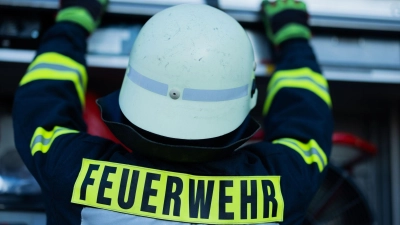 Rund 120 Kräfte waren am Abend im Einsatz. (Symbolbild) (Foto: Rolf Vennenbernd/dpa)