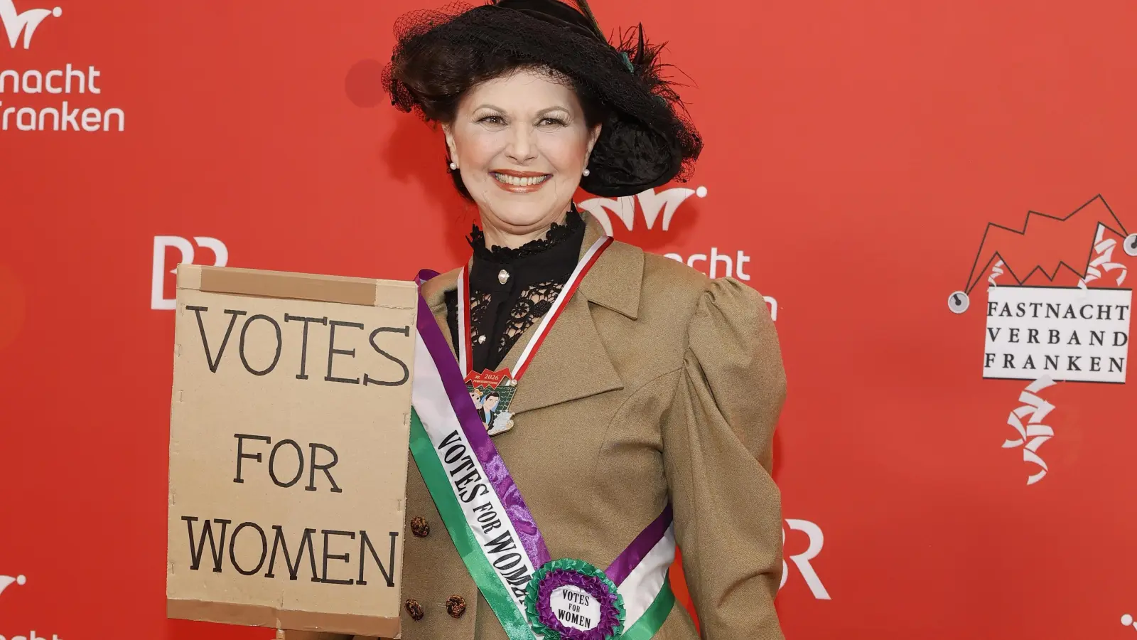 Im Kostüm einer Suffragette: Ilse Aigner, die Präsidentin des Bayerischen Landtags. (Foto: Reinhard Zichy)