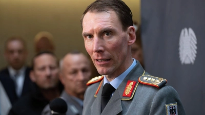 Skandal bei den Fallschirmjägern: Generalleutnant Freuding spricht von „individuellen Verfehlungen“. (Archivbild) (Foto: Sören Stache/dpa)