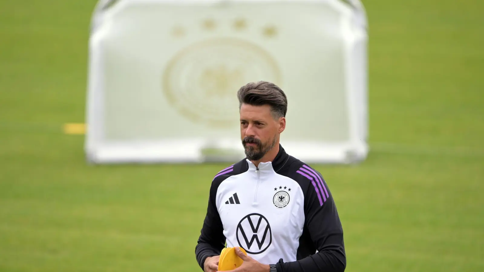 Sandro Wagner macht derzeit seinen Trainerschein. (Archivfoto) (Foto: Federico Gambarini/dpa)