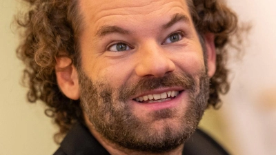 Maxi Schafroth spricht den Pumuckl im Fernsehen und nun auch im Kino. (Archiv) (Foto: Lennart Preiss/dpa)