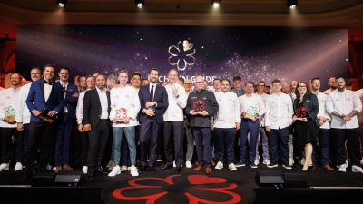 Freude, Jubel und der Preis für harte Arbeit: In Frankfurt sind am Dienstag die neuen Michelin-Sterne an Spitzenküchen in Deutschland verliehen worden. (Foto: Lando Hass/dpa)