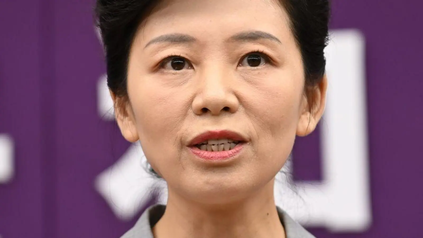 Die Sprecherin von Chinas Handelsministerium äußerte sich zum Handelsstreit.  (Foto: Johannes Neudecker/dpa)