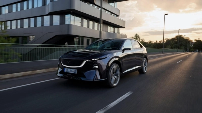 Morgendämmerung: Mazda bringt mit dem CX-6e ein vergleichsweise konventionelles Elektro-SUV auf den Markt. (Foto: Mazda/dpa-tmn)