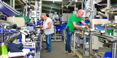 Mekra Lang aus Ergersheim fertigt Spiegel-Systeme für den weltweiten Markt - und wäre von US-Zöllen entsprechend schnell betroffen. (Foto: Sarina Schwinn)
