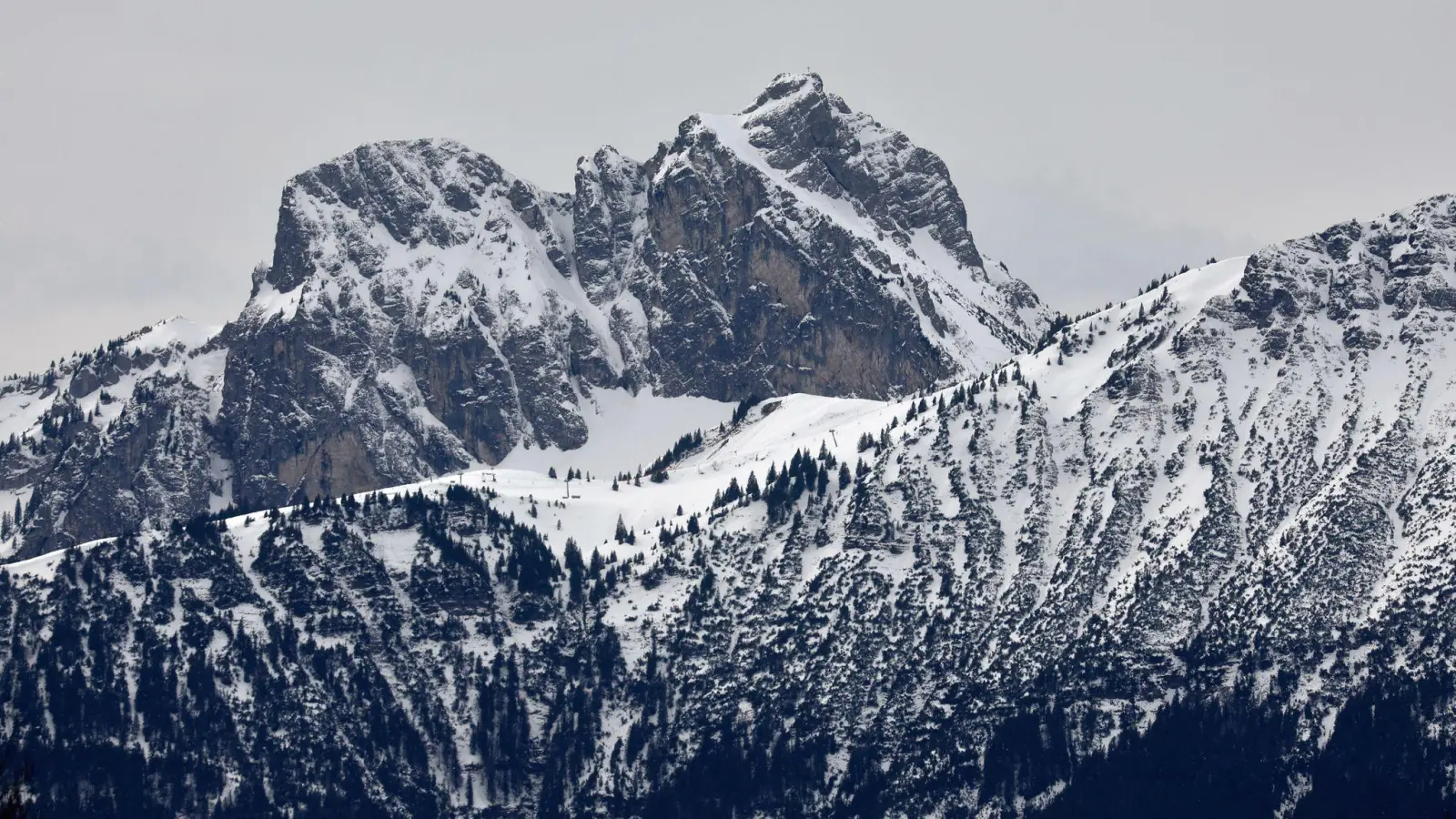 In den kommenden Tagen soll es in Bayern vor allem in den Bergen schneien. (Archivbild) (Foto: Karl-Josef Hildenbrand/dpa)