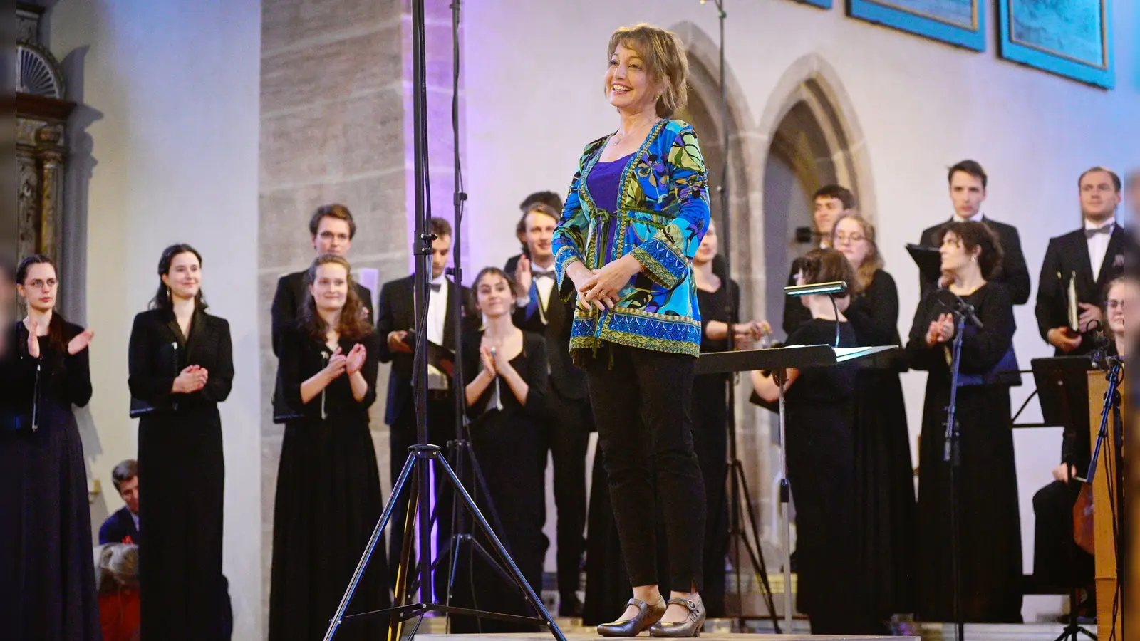 Freut sich über die gelungene Uraufführung ihres neuen Chorwerks: die englische Komponistin Roxanna Panufnik im Konzert des Bundesjugendchores. (Foto: Jim Albright)